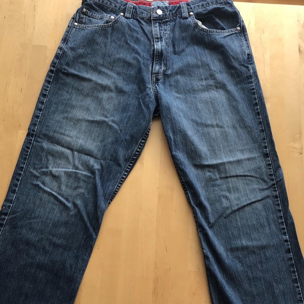 Dockers relaxed fit jeans in good condition, 36” waist, 32” inseam.